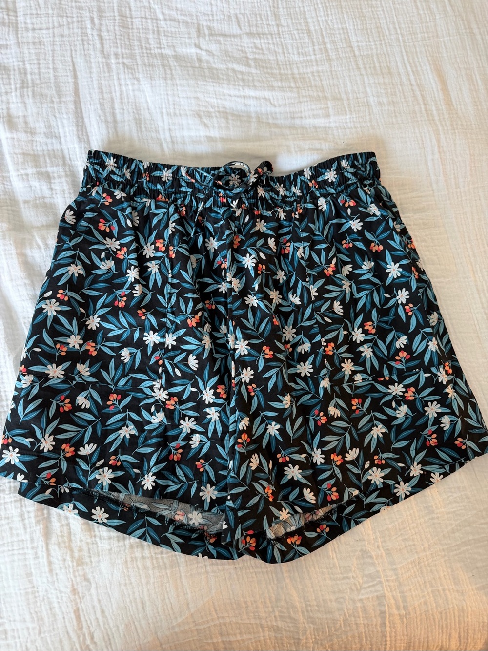Women’s Button-Down Floral Shirt and Shorts Set in Navy Blue Floral - Picture 3 of 14